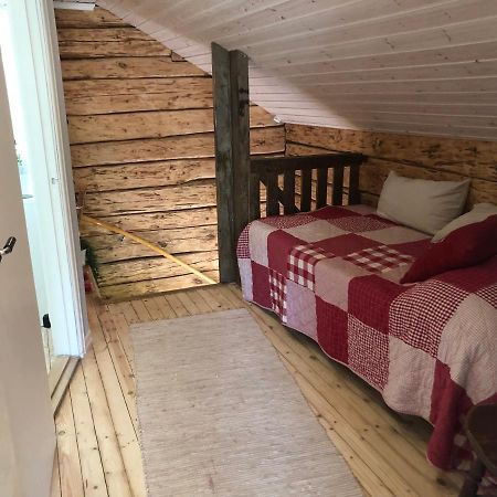 Mysig Lantlig Stuga, Nycklaroer Korsberga Bagian luar foto