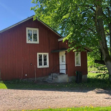 Mysig Lantlig Stuga, Nycklaroer Korsberga Bagian luar foto