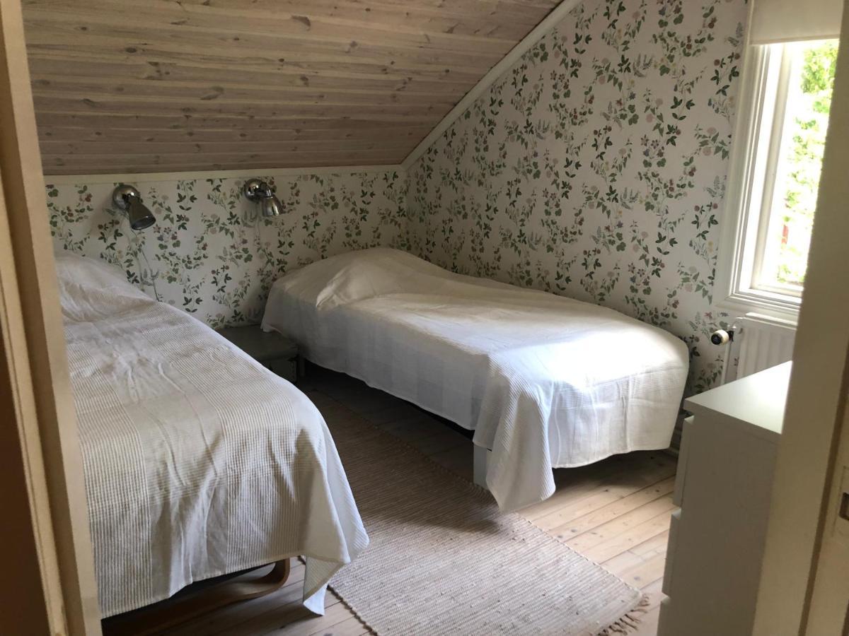 Mysig Lantlig Stuga, Nycklaroer Korsberga Bagian luar foto